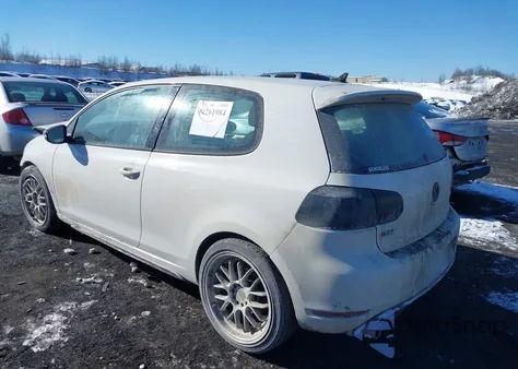 2010 Volkswagen Gti 2-Door z USA, uszkodzony, nr VIN WVWEV7AJ3AW065205